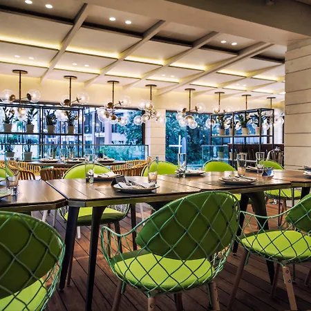 Отель Nikopolis 5*