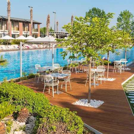 Nikopolis فندق