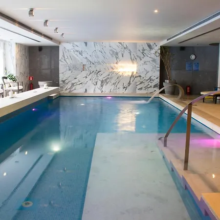 Nikopolis فندق 5*